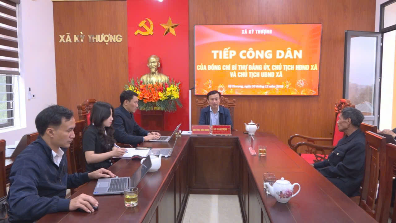 Đồng chí Bí thư Đảng ủy, Chủ tịch HĐND xã chủ trì tiếp công dân định kỳ tháng 12 năm 2025