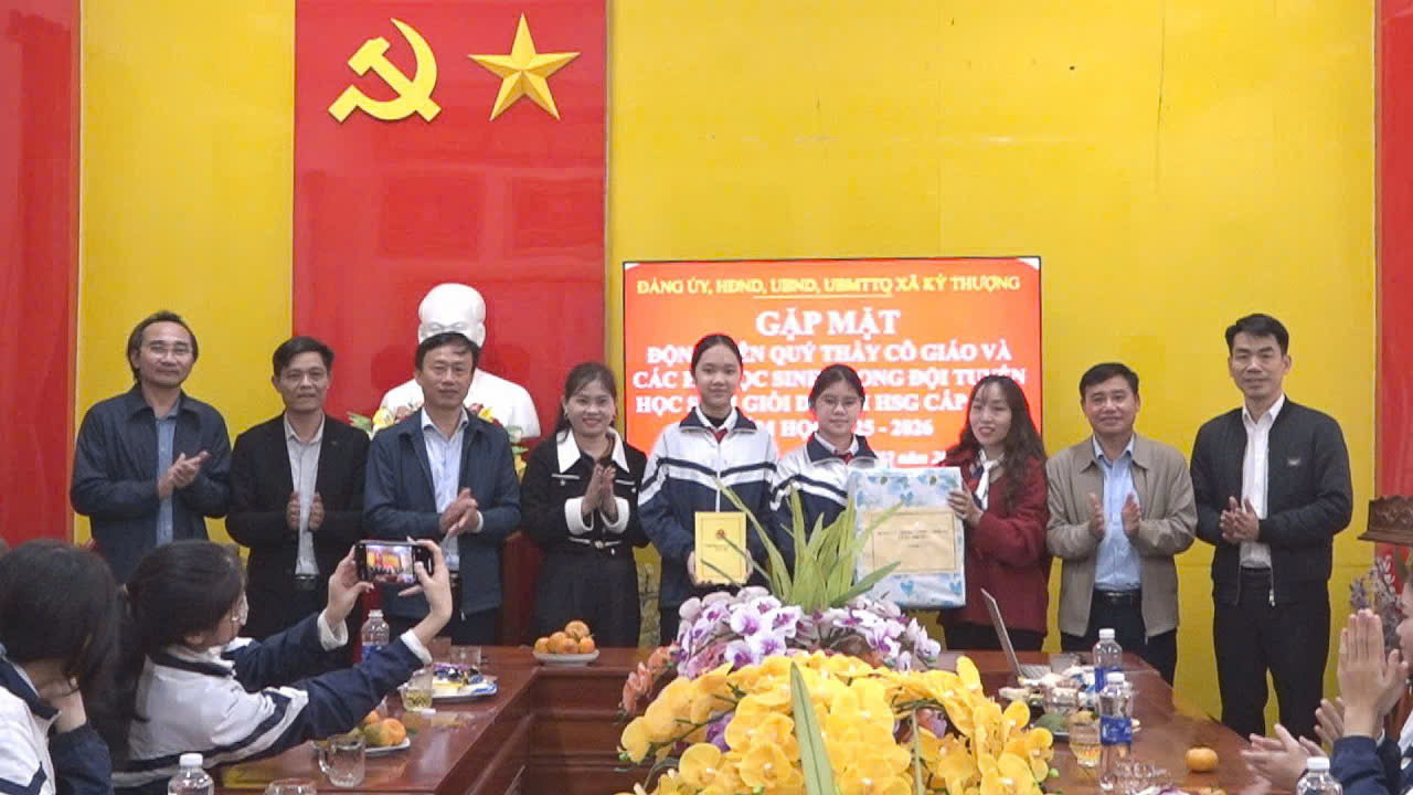 Gặp mặt, động viên thầy cô giáo và các học sinh dự thi học sinh giỏi cấp tỉnh năm học 2025-2026