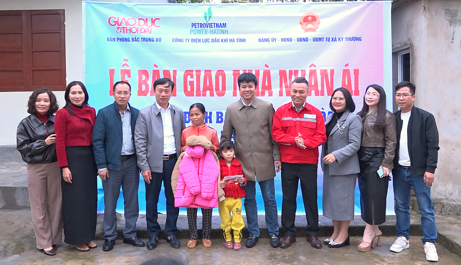  Lễ bàn giao nhà nhân ái cho gia đình chị Nguyễn Thị Hoài