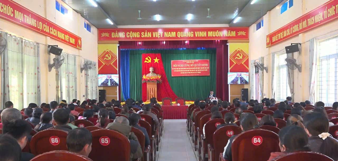 Công bố quyết định thành lập Tổ rà soát thực hiện chính sách hỗ trợ khi nhà nước thu hồi đất thực hiện Dự án cấp nước khu kinh tế Vũng Áng