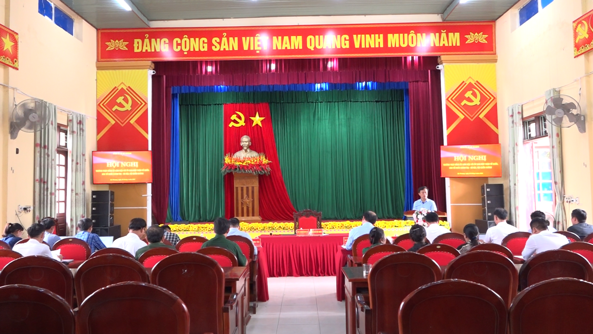 Thường trực Đảng ủy làm việc Ủy ban MTTQ, các tổ chức chính trị - xã hội, các Hội quần chúng