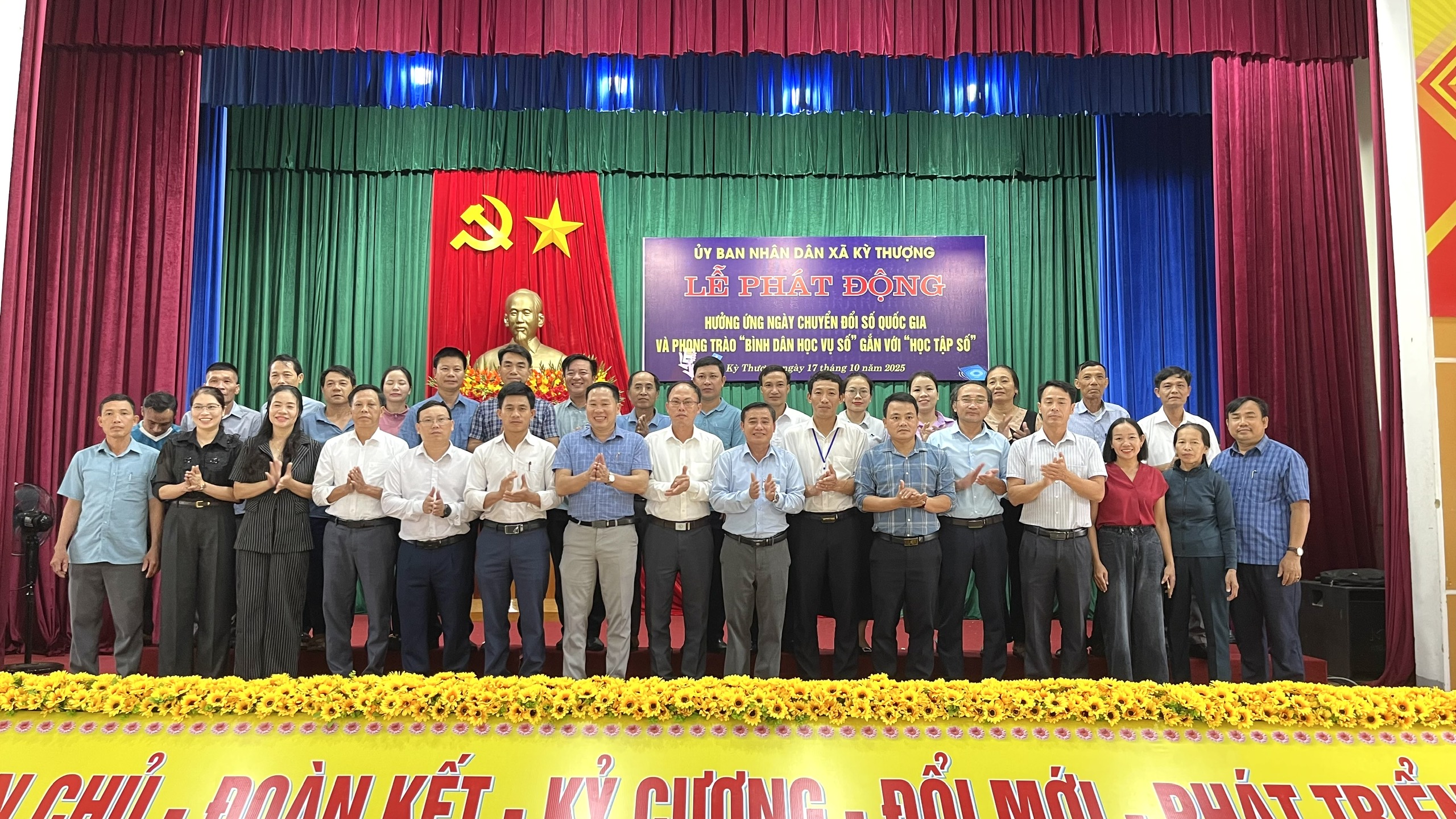 Xã Kỳ Thượng phát động phong trào "Bình dân học vụ số" và hưởng ứng Ngày Chuyển đổi số Quốc gia 2025