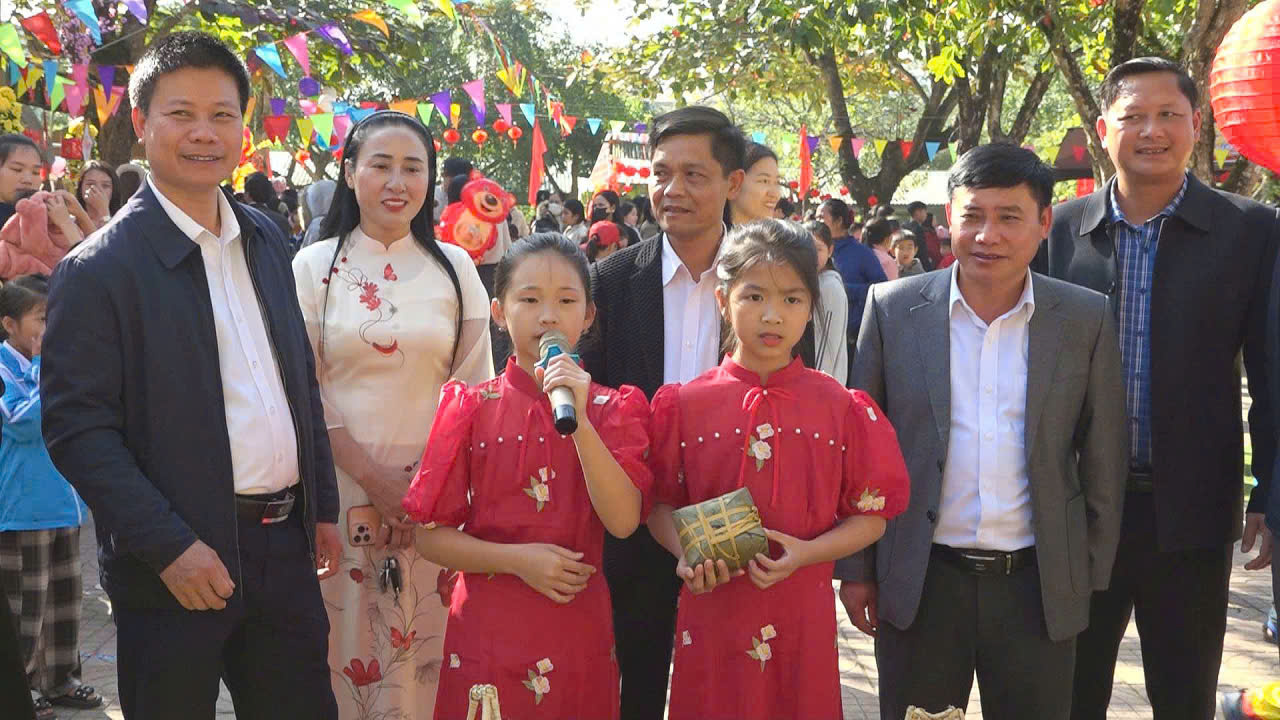 Trường Tiểu học Kỳ Sơn tổ chức Hội chợ Xuân 2026 với chủ đề “Tết yêu thương - Xuân sum vầy”