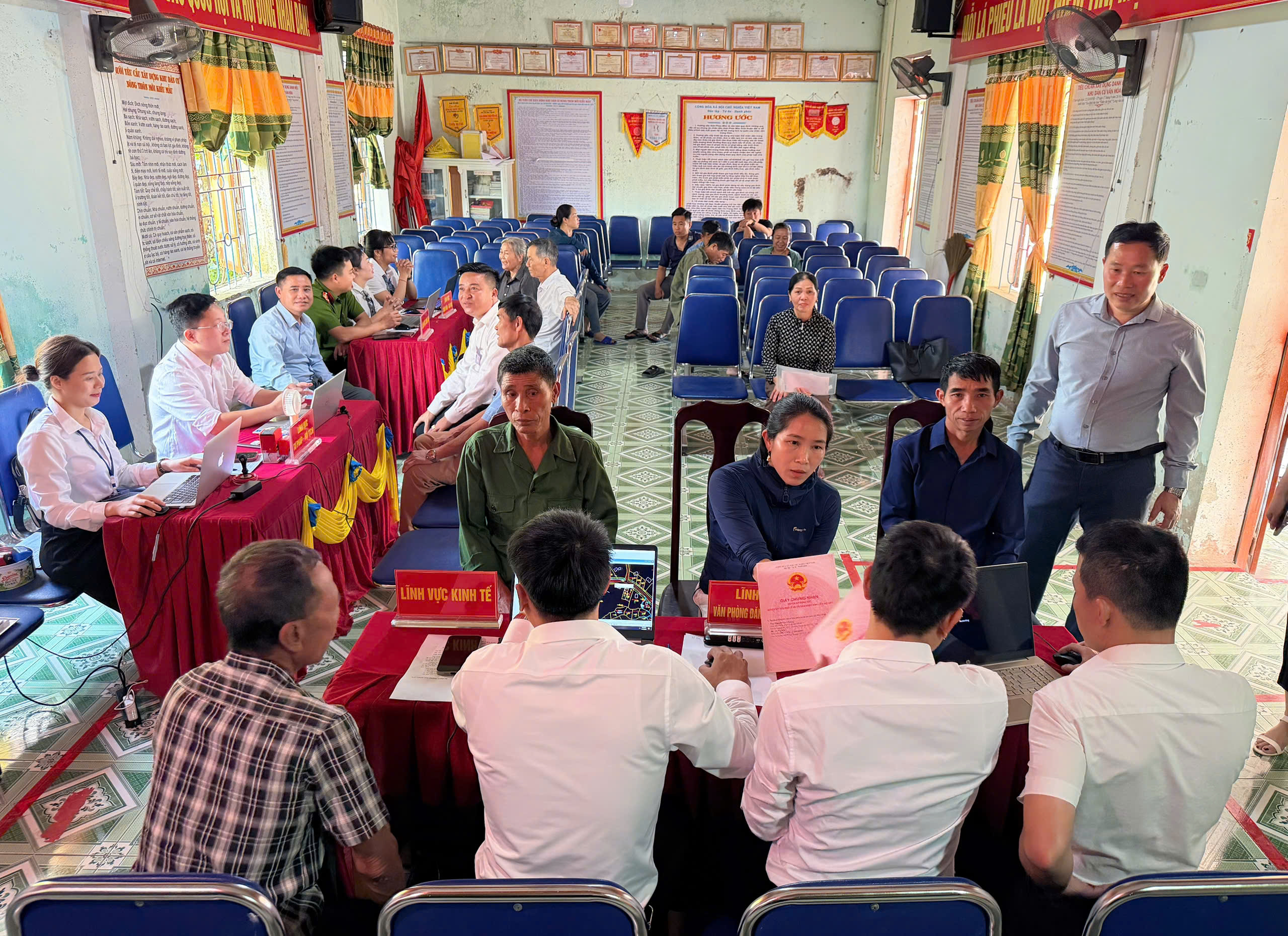 UBND xã Kỳ Thượng triển khai mô hình “Ngày thứ Bảy hướng dẫn thủ tục hành chính” tại thôn Phúc Môn