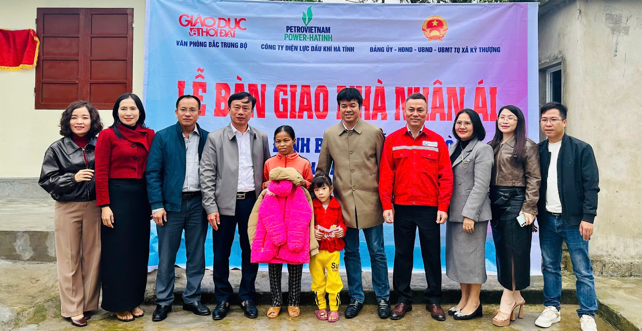 Lễ bàn giao nhà nhân ái cho gia đình chị Nguyễn Thị Hoài