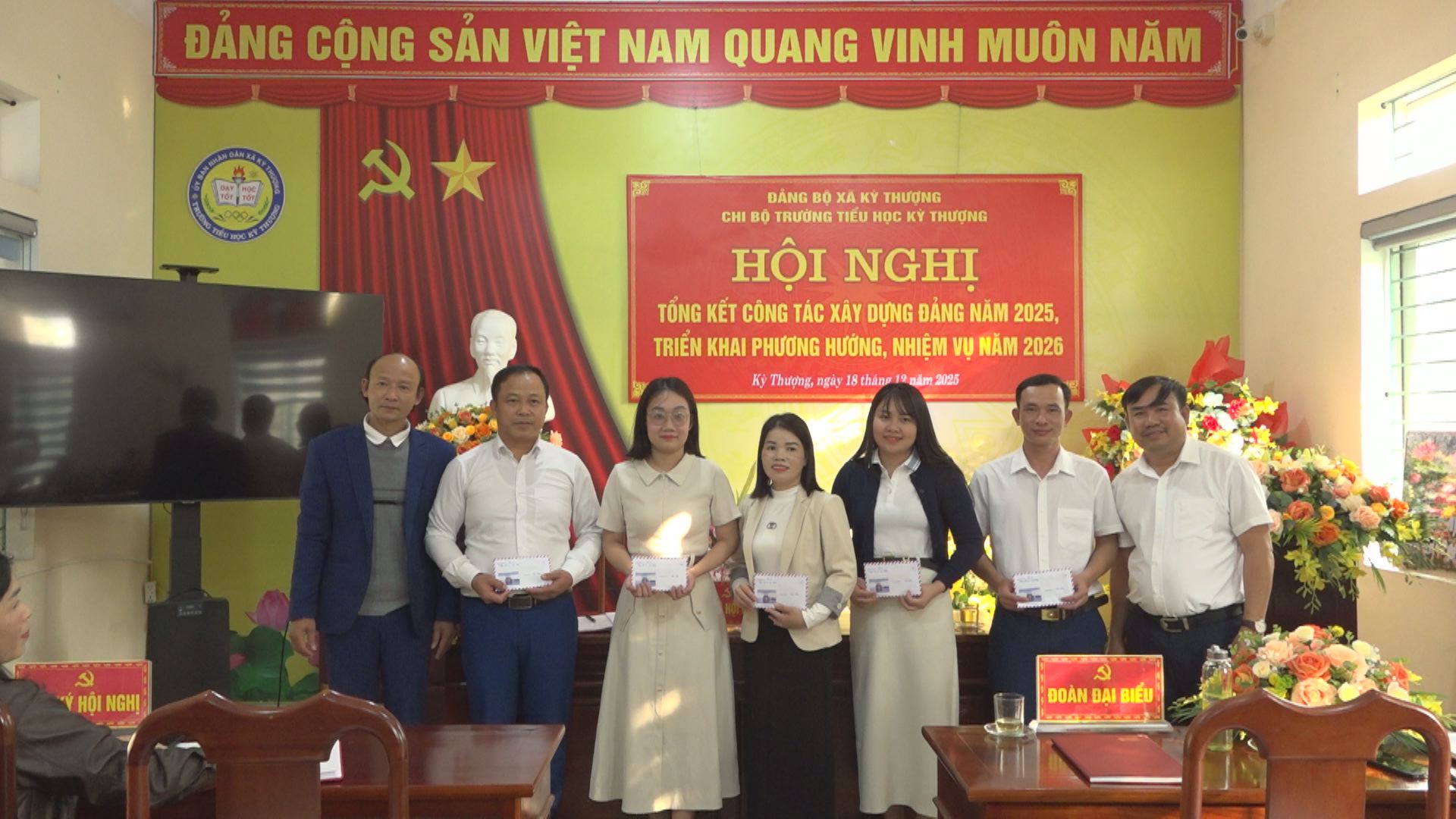 Chi bộ Trường Tiểu học Kỳ Thượng tổ chức Hội nghị tổng kết công tác xây dựng Đảng năm 2025; triển khai phương hướng, nhiệm vụ năm 2026