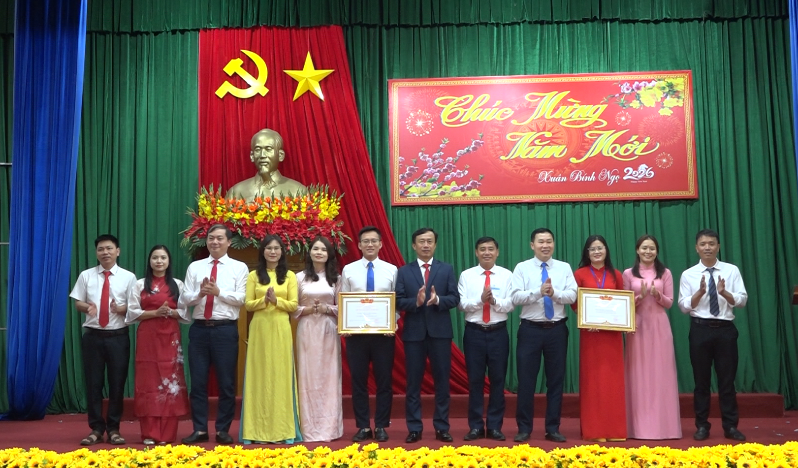 Đảng ủy, HĐND, UBND, UBMTTQ xã Kỳ Thượng tổ chức Lễ chào cờ đầu Xuân Bính Ngọ năm 2026