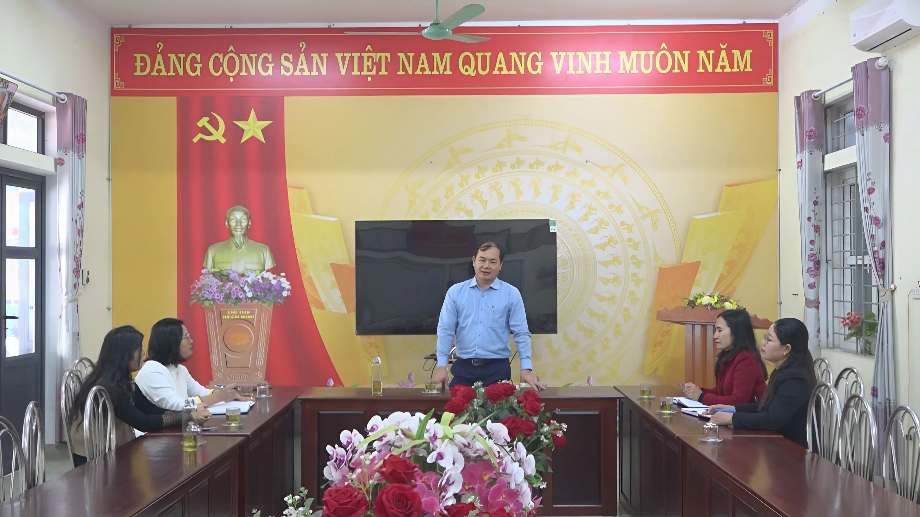 Kiểm tra tiến độ xây dựng trường đạt chuẩn Quốc gia mức độ 2