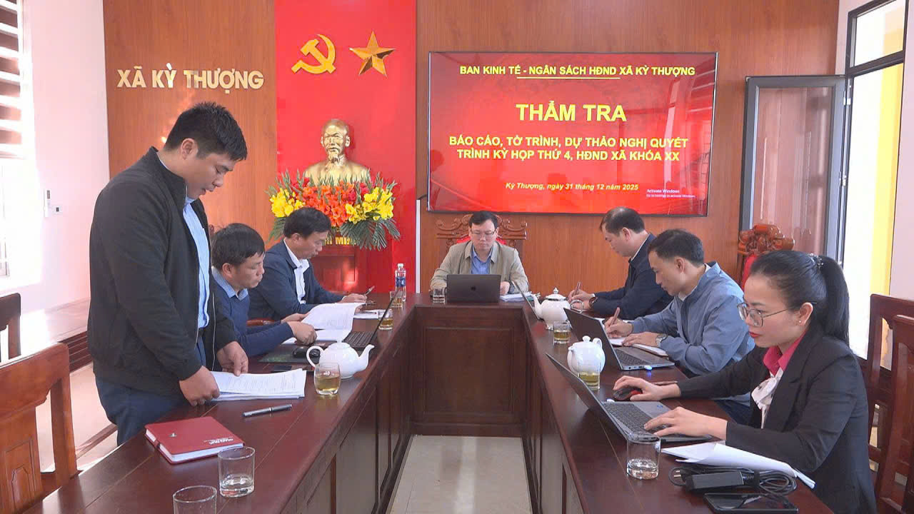Ban Kinh tế - Ngân sách HĐND xã thẩm tra các nội dung liên quan trình kỳ họp thứ 4 HĐND xã khóa XX