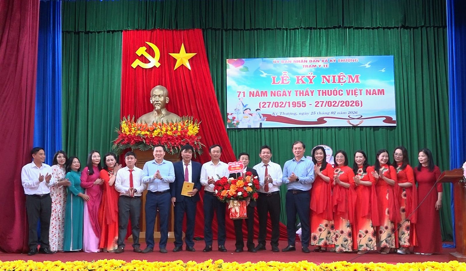 Trạm Y tế xã Kỳ Thượng tổ chức gặp mặt kỷ niệm 71 năm ngày Thầy thuốc Việt Nam