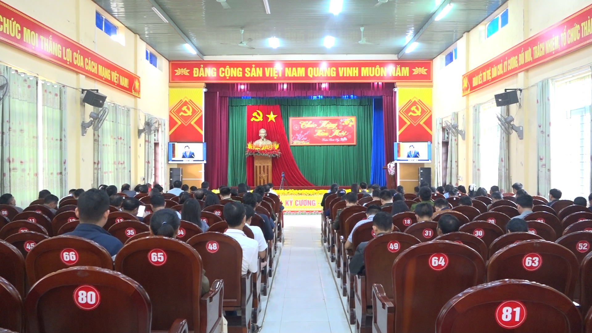 Đảng bộ xã Kỳ Thượng tham dự Hội nghị trực tuyến toàn quốc quán triệt Nghị quyết số 79-NQ/TW và số 80-NQ/TW