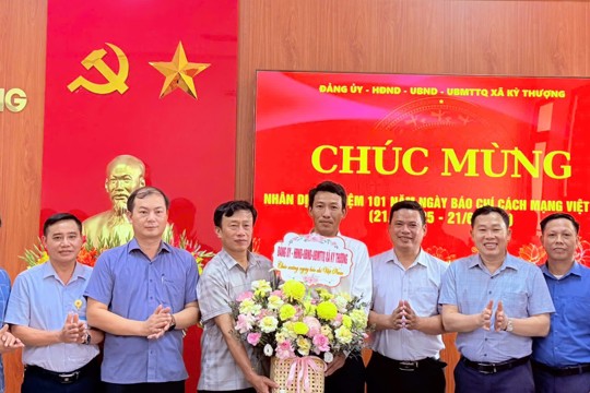 Lãnh đạo xã Kỳ Thượng gặp mặt, chúc mừng nhân kỷ niệm 101 năm Ngày Báo chí Cách mạng Việt Nam 