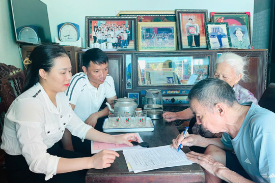 Kỳ Thượng: Chứng thực lưu động tại nhà, đưa dịch vụ hành chính công đến gần người dân