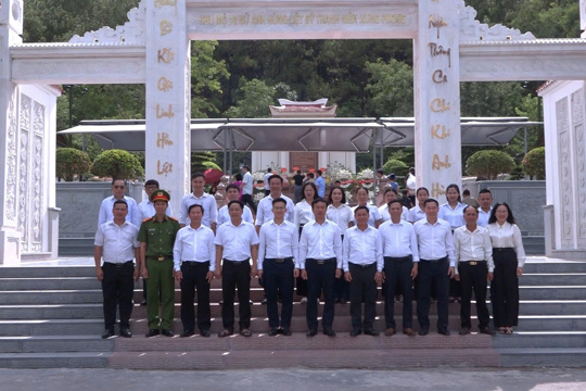 Tin Truyền hình: Xã Kỳ Thượng tổ chức hành trình tri ân, dâng hương tại các địa chỉ đỏ nhân kỷ niệm 79 năm Ngày Thương binh - Liệt sĩ