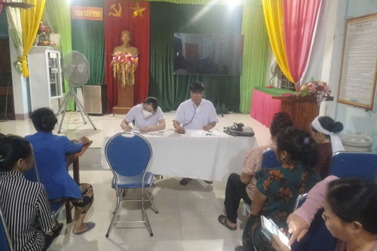 Kỳ Thượng triển khai cài đặt sổ sức khỏe điện tử và khám sàng lọc sức khỏe miễn phí cho nhân dân